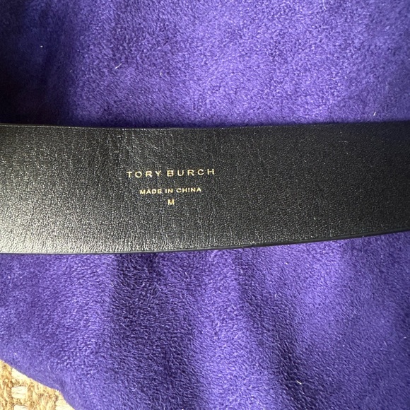 Tory Burch Black Belt Bag with Logo Buckle - Picture 3 of 3